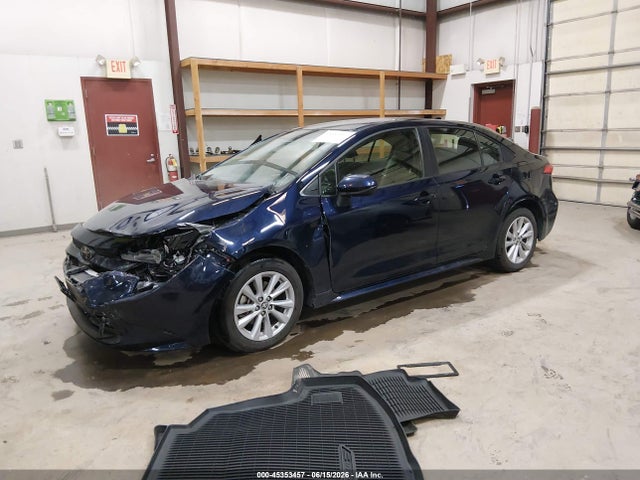 Toyota COROLLA LE 2025 JTDB4MEE7S3029280 Image 2