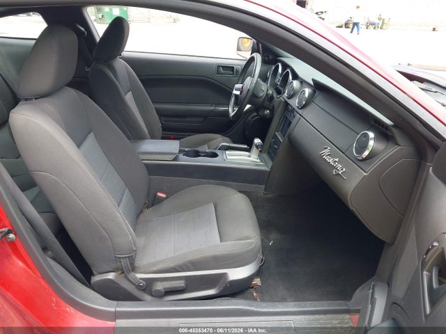 2005 Ford Mustang V6 Deluxe/v6 Premium მანქანა იყიდება აუქციონზე, vin: 1ZVFT80N855172084, აუქციონის ნომერი: 45353470