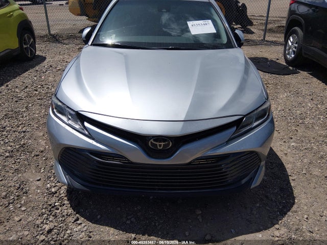 45353487 :رقم المزاد ، 4T1C11AKXLU894730 vin ، 2020 Toyota Camry Le مزاد بيع