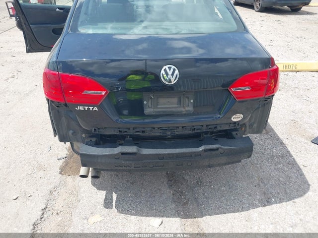 2014 Volkswagen Jetta 2.0l S მანქანა იყიდება აუქციონზე, vin: 3VW2K7AJ3EM443618, აუქციონის ნომერი: 45353557