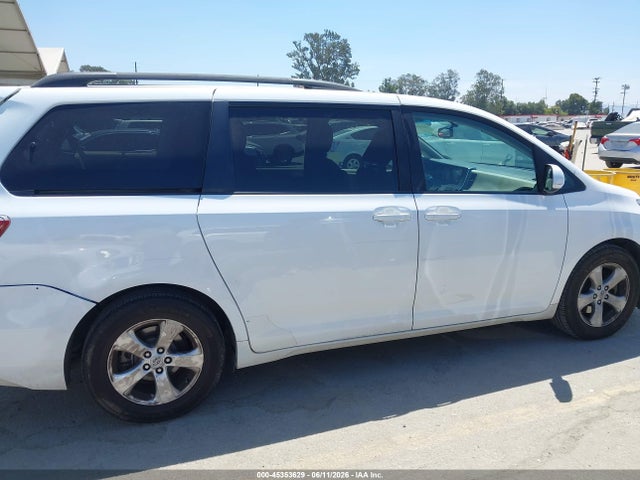 Toyota Sienna Le 8 Passenger 2015 5TDKK3DC5FS631969 Image 13