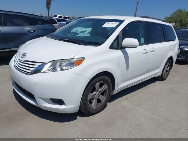 Toyota Sienna Le 8 Passenger 2015 5TDKK3DC5FS631969 Image 2