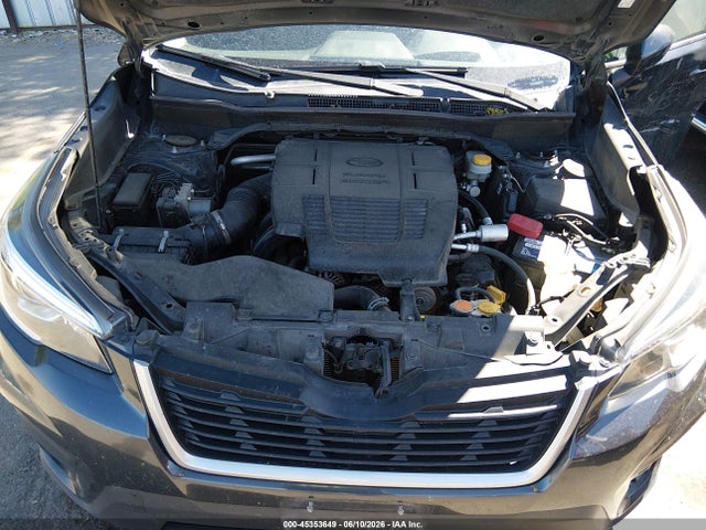 JF2SKAEC7KH551981 Subaru Forester Premium
