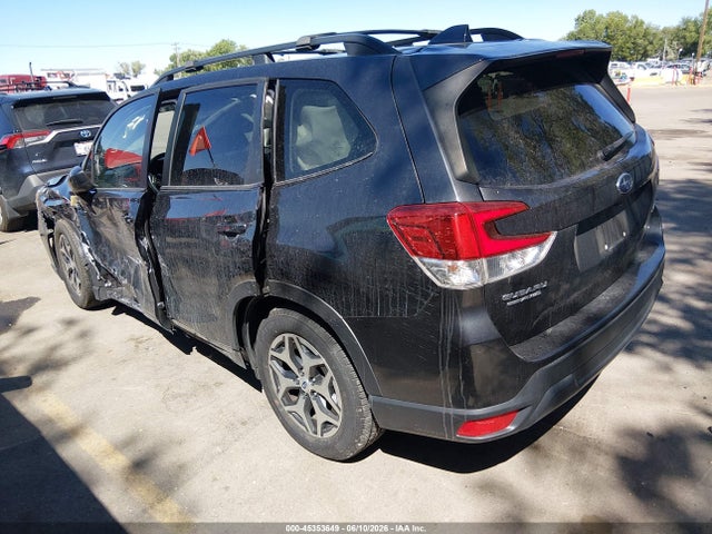 JF2SKAEC7KH551981 Subaru Forester Premium