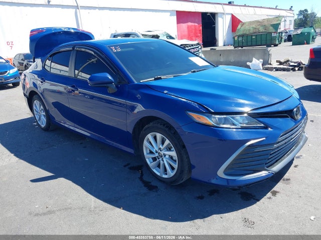 Toyota CAMRY LE 2024 4T1C11AK6RU254023 Image 1