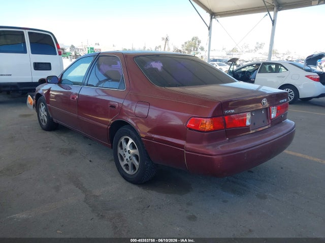 45353758 :رقم المزاد ، 4T1BF22K11U127637 vin ، 2001 Toyota Camry Le V6 مزاد بيع