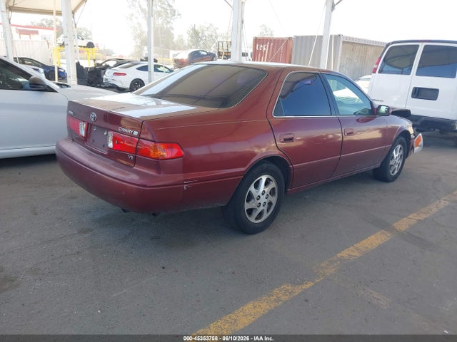 45353758 :رقم المزاد ، 4T1BF22K11U127637 vin ، 2001 Toyota Camry Le V6 مزاد بيع