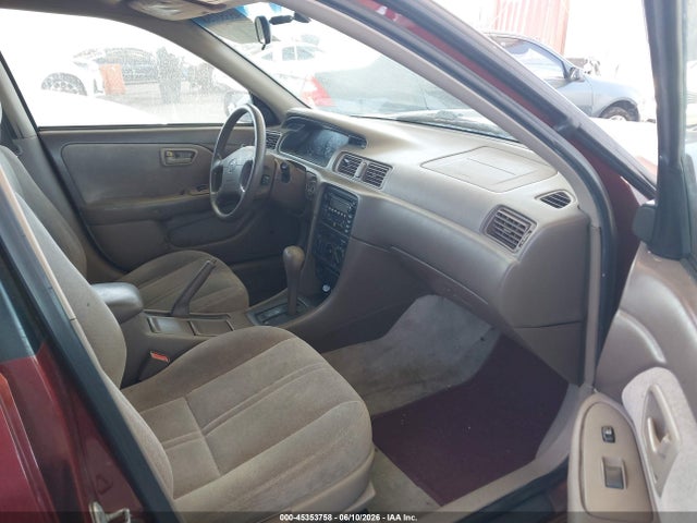 45353758 :رقم المزاد ، 4T1BF22K11U127637 vin ، 2001 Toyota Camry Le V6 مزاد بيع