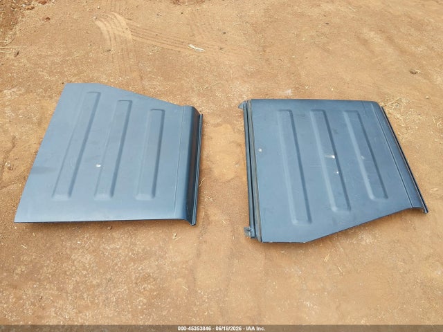 1C4HJXEN4LW235953 Jeep Wrangler Unlimited Sahara 4x4