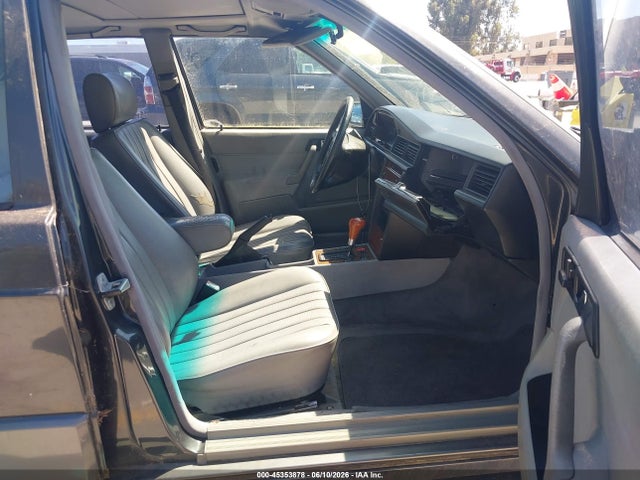 45353878 :رقم المزاد ، WDBDA29D1PG022198 vin ، 1993 Mercedes-benz 190 E 2.6 مزاد بيع
