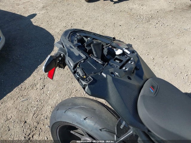 45353964 :رقم المزاد ، WB10P0304R6J18650 vin ، 2024 Bmw M 1000 Rr مزاد بيع