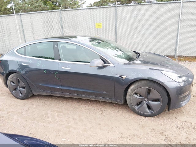 45353970 :رقم المزاد ، 5YJ3E1EB8KF477357 vin ، 2019 Tesla Model 3 Long Range/performance مزاد بيع