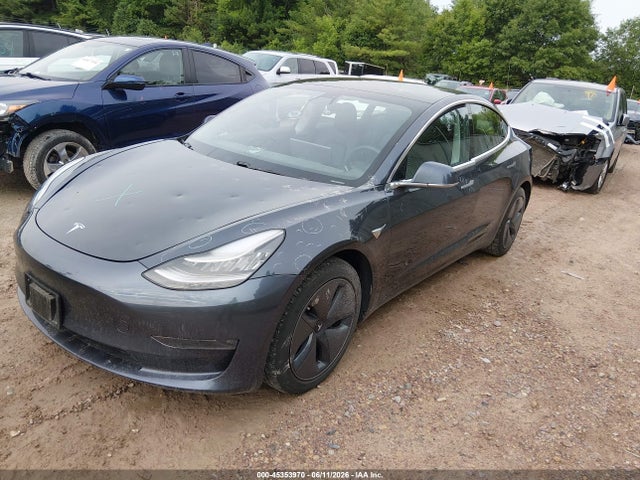 45353970 :رقم المزاد ، 5YJ3E1EB8KF477357 vin ، 2019 Tesla Model 3 Long Range/performance مزاد بيع