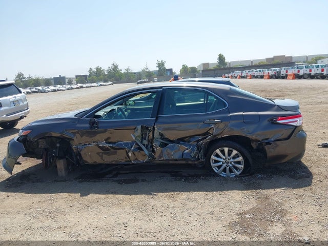 JTNB11HK0J3008077 Toyota CAMRY LE