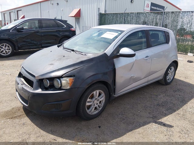 Chevrolet Sonic Lt Auto 2016 1G1JC6SH7G4152290 Image 2