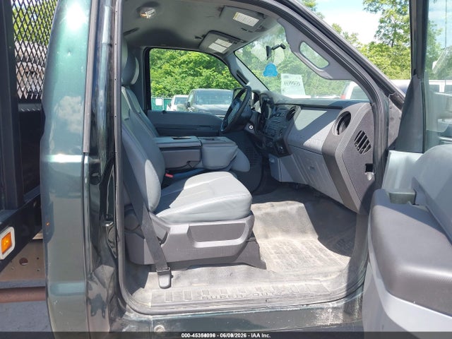 Ford F-350 Chassis Xl 2016 1FDRF3G68GEC87839 Image 5