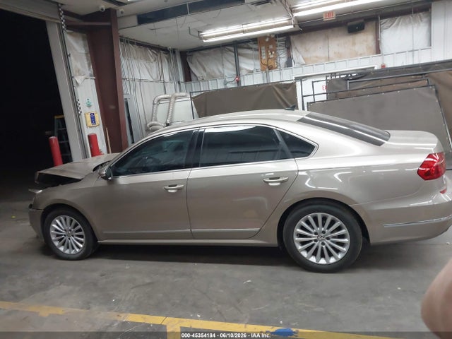 1VWBT7A35GC022079 Volkswagen Passat 1.8t Se