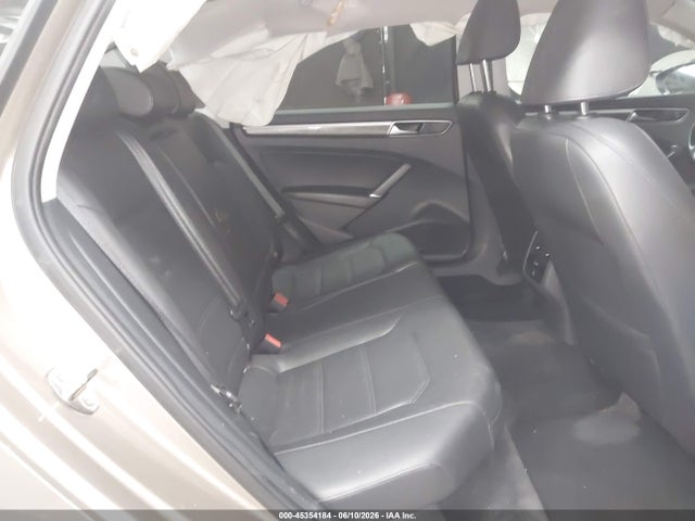 1VWBT7A35GC022079 Volkswagen Passat 1.8t Se