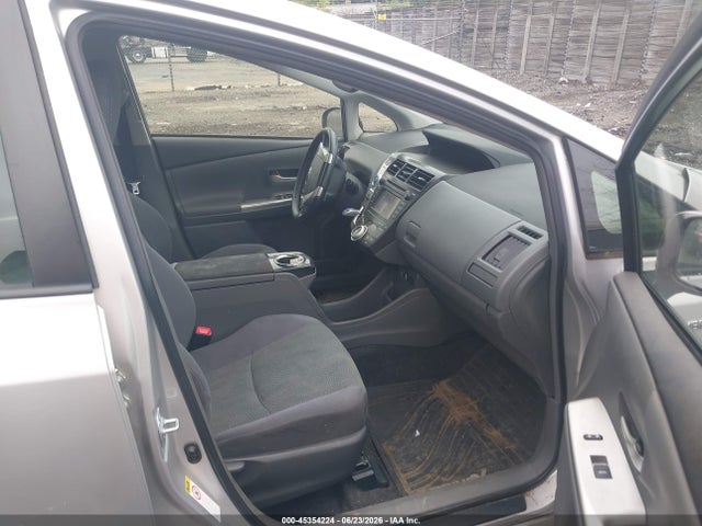 Toyota Prius V Five 2014 JTDZN3EU5E3317963 Image 5