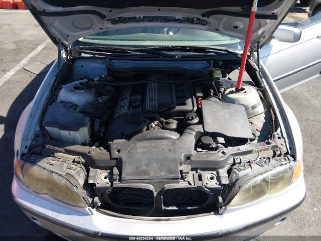 45354284 :رقم المزاد ، WBAET37413NJ40490 vin ، 2003 Bmw 3 Series 325i مزاد بيع