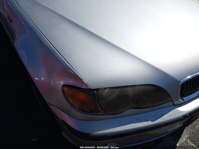 45354284 :رقم المزاد ، WBAET37413NJ40490 vin ، 2003 Bmw 3 Series 325i مزاد بيع
