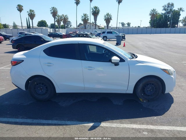 Toyota YARIS L 2019 3MYDLBYV3KY524905 Image 13