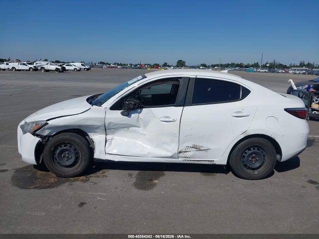 Toyota YARIS L 2019 3MYDLBYV3KY524905 Image 14