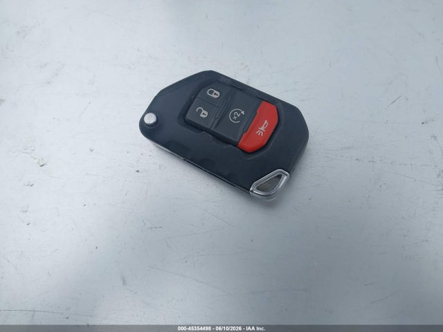 1C4HJXEG0KW651272 Jeep Wrangler Unlimited Sahara