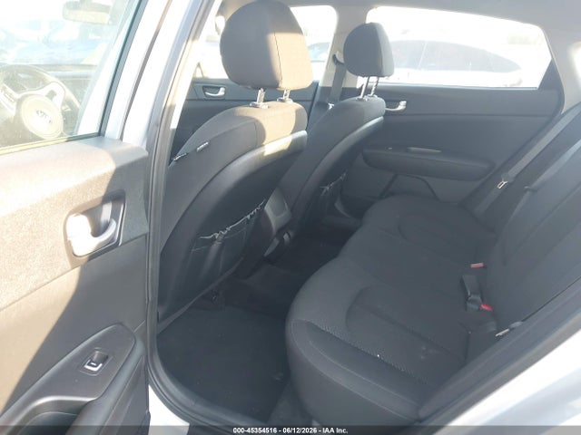 KIA Optima Lx 2018 5XXGT4L30JG263074 Image 8