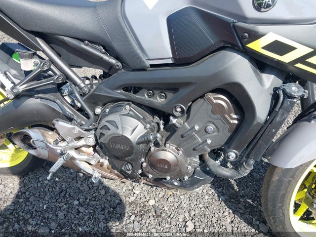 Yamaha FZ09 2016 JYARN33E3GA011785 Image 8