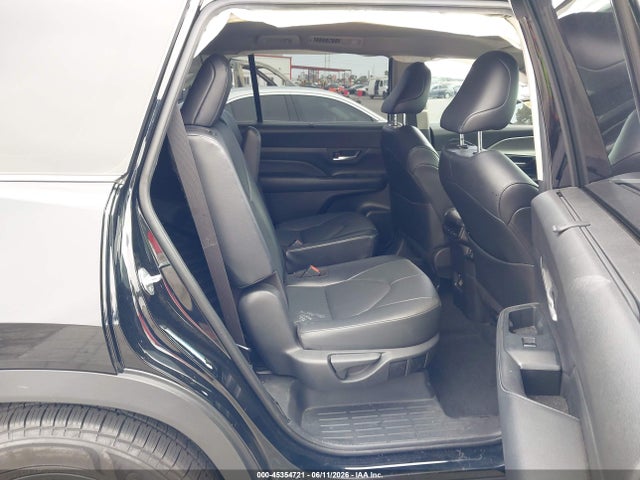 Toyota Grand Highlander Xle 2024 5TDAAAB53RS034850 Image 8