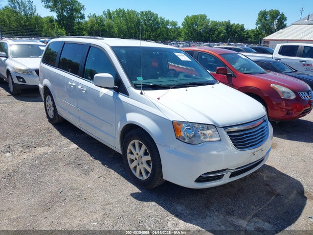 Chrysler Town &amp; Country Lx 2015 2C4RC1AG7FR741695 main image