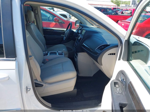 2C4RC1AG7FR741695 Chrysler Town &amp; Country Lx