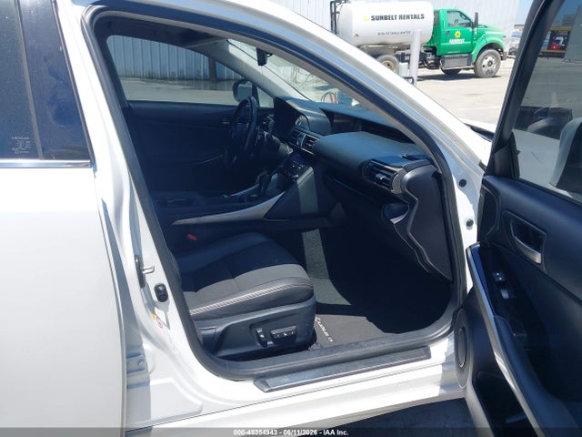 Lexus IS 200T 2017 JTHBA1D27H5058983 Image 5