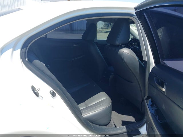 Lexus IS 200T 2017 JTHBA1D27H5058983 Image 8