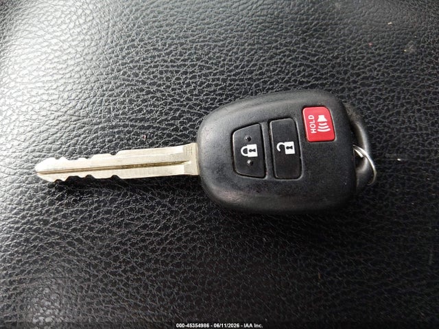 Toyota RAV4 LE 2018 2T3ZFREV6JW460162 Image 9