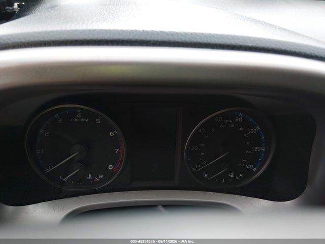 Toyota RAV4 LE 2018 2T3ZFREV6JW460162 Image 12