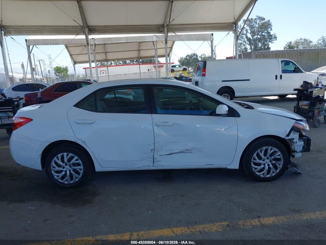 Toyota COROLLA LE 2018 5YFBURHE0JP789386 Image 15
