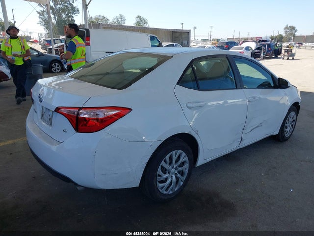 Toyota COROLLA LE 2018 5YFBURHE0JP789386 Image 4