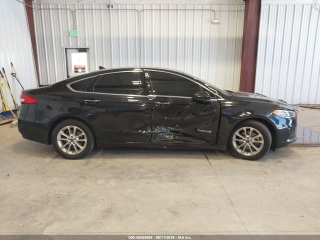 3FA6P0MU7KR235443 Ford Fusion Hybrid Sel
