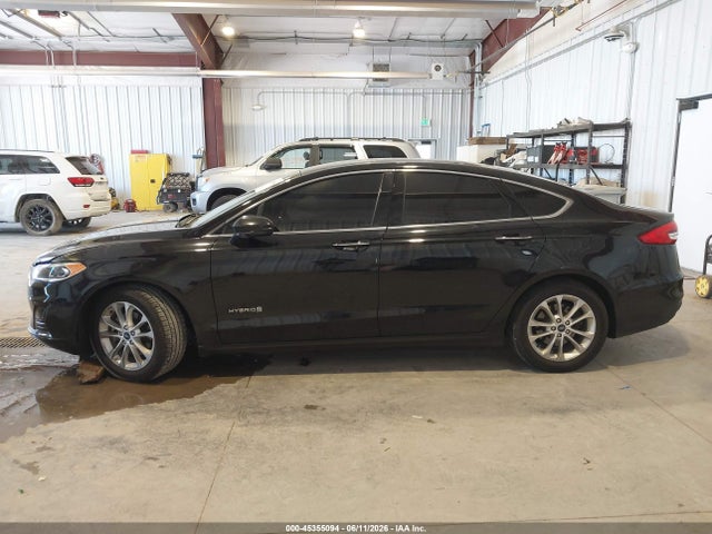 3FA6P0MU7KR235443 Ford Fusion Hybrid Sel
