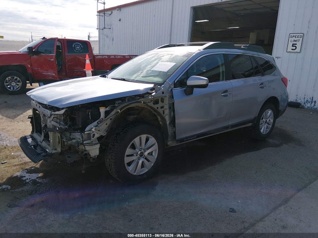 Subaru Outback 2.5i Premium 2018 4S4BSACC5J3201645 Image 2