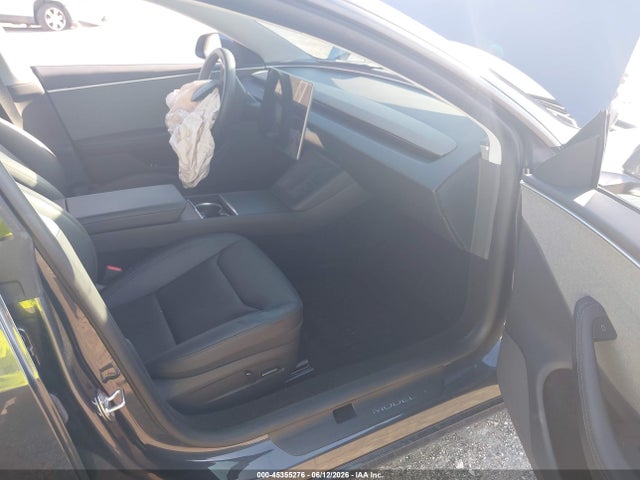 Tesla MODEL 3 2025 5YJ3E1EA6SF000952 Image 5