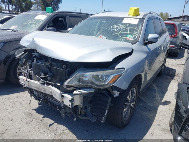 Nissan Pathfinder Sv 2018 5N1DR2MN0JC668479 Image 2