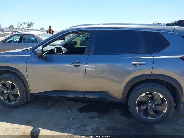 JN8BT3BAXSW002138 Nissan Rogue Sv Fwd