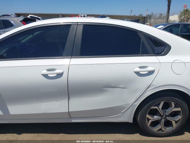 2019 Kia Forte Lxs მანქანა იყიდება აუქციონზე, vin: 3KPF24AD8KE029608, აუქციონის ნომერი: 45355608