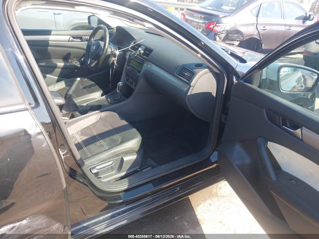 2014 Volkswagen Passat 2.5l Wolfsburg Edition მანქანა იყიდება აუქციონზე, vin: 1VWAP7A37EC008262, აუქციონის ნომერი: 45355617
