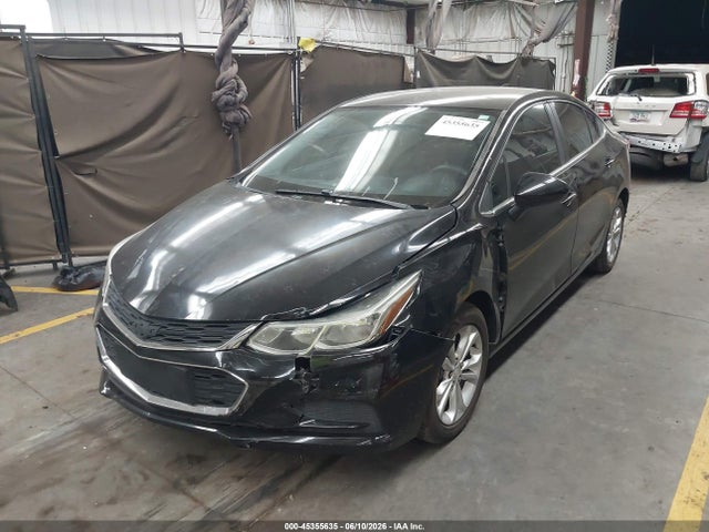 Chevrolet CRUZE LT 2019 1G1BE5SM5K7143911 Image 2