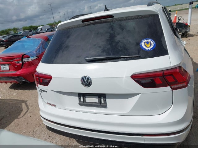 3VV3B7AX2MM002557 Volkswagen Tiguan 2.0t Se/2.0t Se R-line Black/2.0t Sel