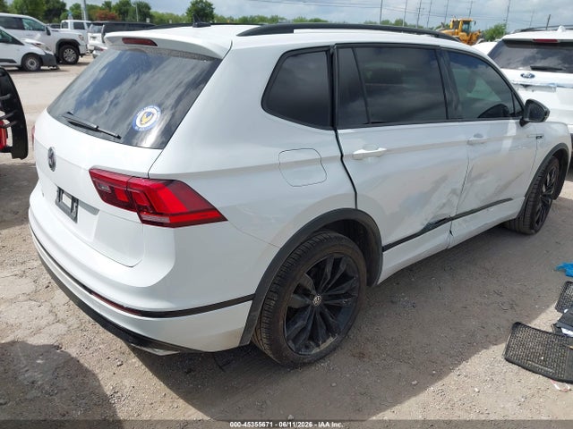 3VV3B7AX2MM002557 Volkswagen Tiguan 2.0t Se/2.0t Se R-line Black/2.0t Sel